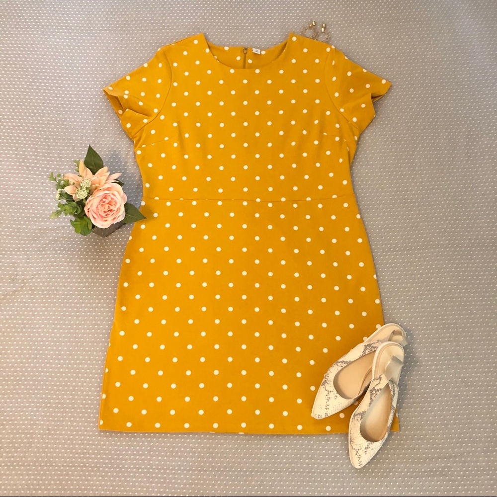 NWOT Old Navy yellow polka dot sheath dress